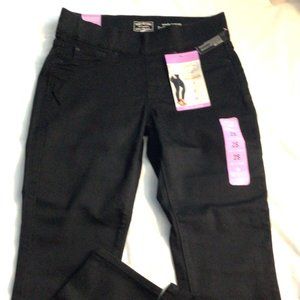 Signature By Levi Strauss & Company Pull on Black Skinny Jeans Women's Size 2